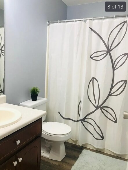 Building Photo - 117 Towne Park Dr W