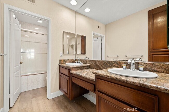 Building Photo - 61 Tennis Villas Dr