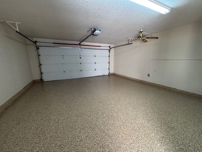 Building Photo - 2 Bedroom - 2 Bath Condo