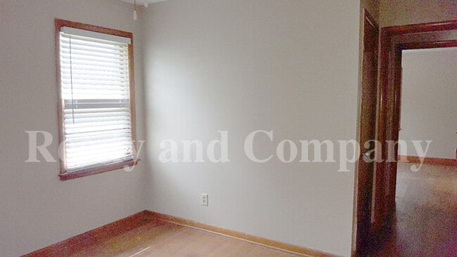 Building Photo - Elegance at its Finest