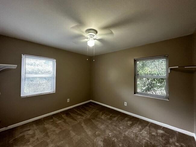 Building Photo - 1730 Atkamire Dr