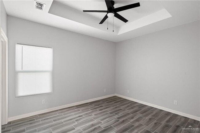 Building Photo - 504 N Emerald Ave