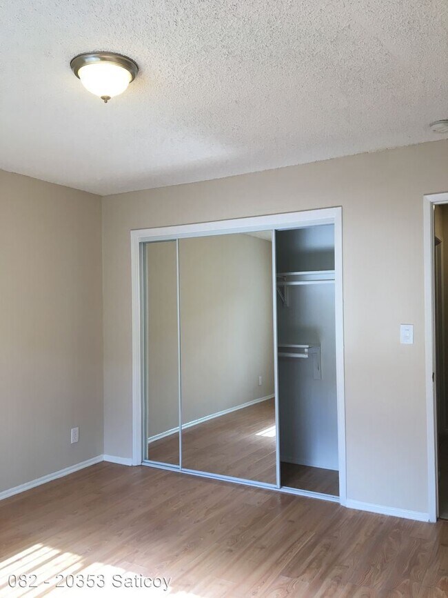 Building Photo - 20353 Saticoy St