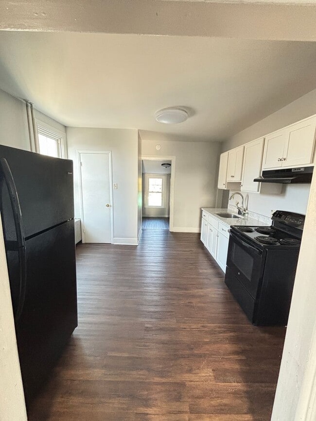 Building Photo - remodeled 2-bedroom, 1.5-bath duplex