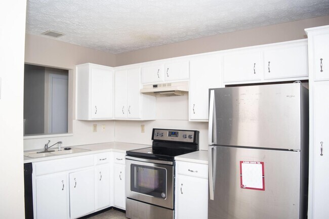 Building Photo - 1615 Woodmere Loop