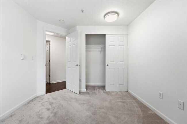 Building Photo - $1,895 • Modern 2BR Condo in Tanasbourne – Garage Included!