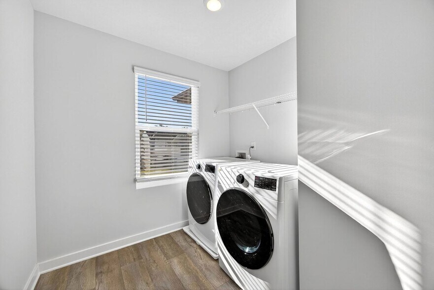 Building Photo - 583 Overlook Rd