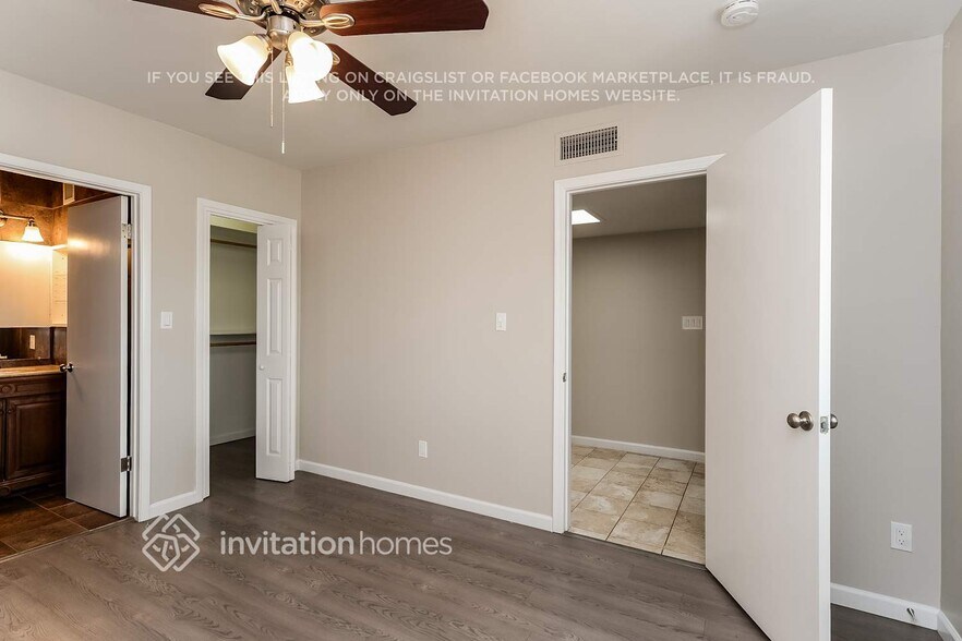 Building Photo - 4907 S Park Dr