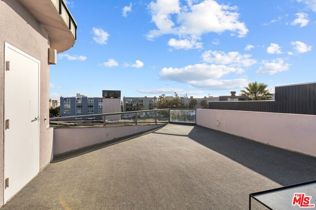 Building Photo - 4611 Roma Ct