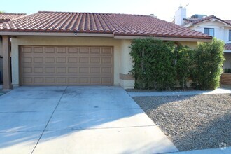 Building Photo - "Charming 2-Bed, 2-Bath Oasis in Las Vegas...