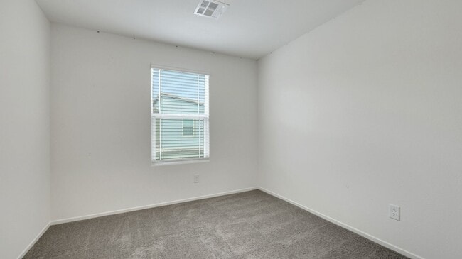 Building Photo - Gorgeous 3 bedroom townhome with attached ...