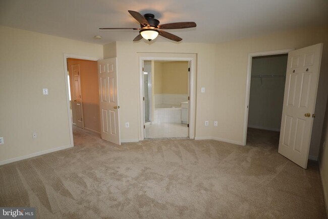 Building Photo - 46180 Chester Terrace