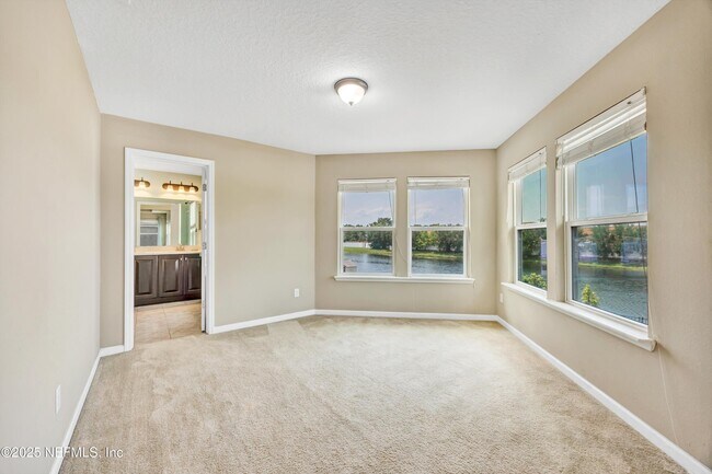 Building Photo - 12237 Woodview Dr