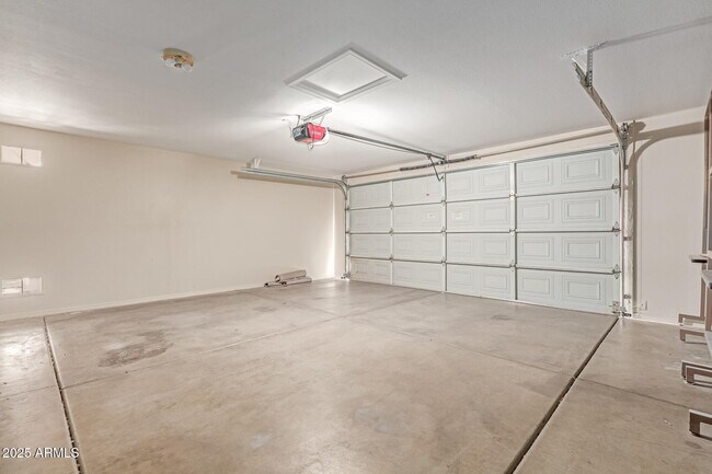 Building Photo - 2302 E Torrey Pines Pl