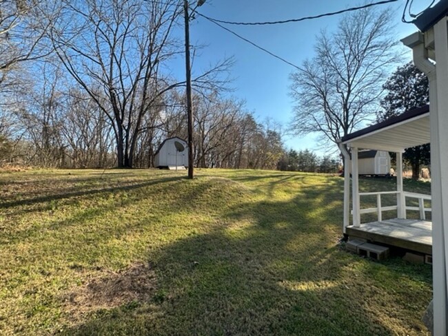 Building Photo - Charming Bungalow in Walnut Cove