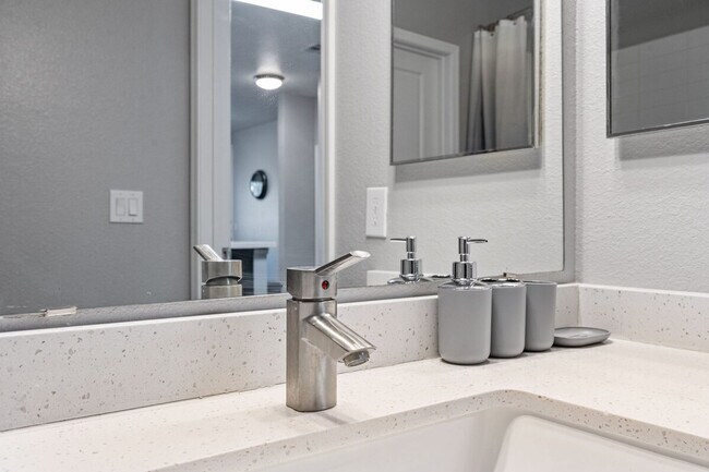 Building Photo - 2507 W Villa Rita Dr