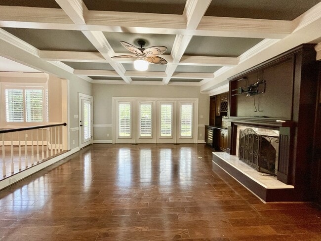 Building Photo - 4 Bed, 4 And A Half Bath Nest In Haymount