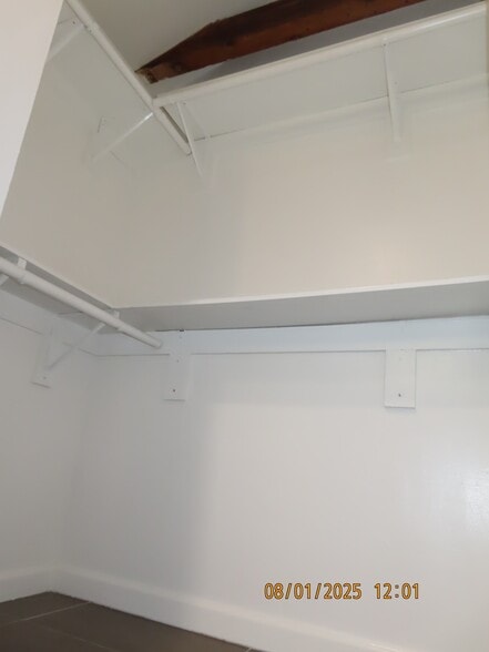 closet - 4415 154th St