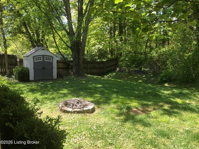 Building Photo - 6811 Cedarwood Dr
