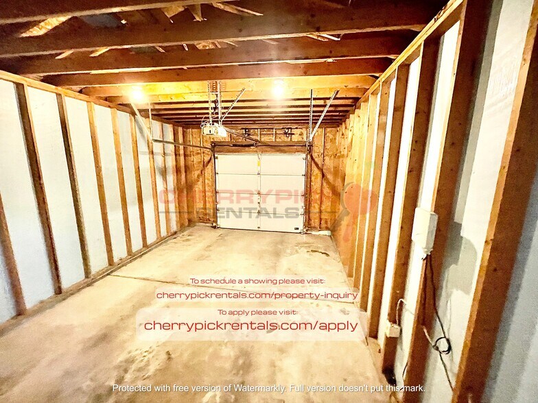 Building Photo - 2612 S 52nd St