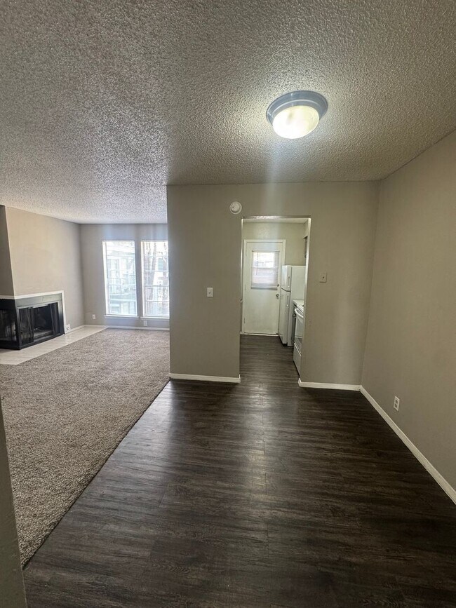 Building Photo - 2417 E 55th Pl