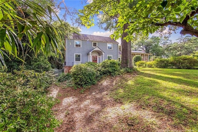 Building Photo - 220 Bradford Ave