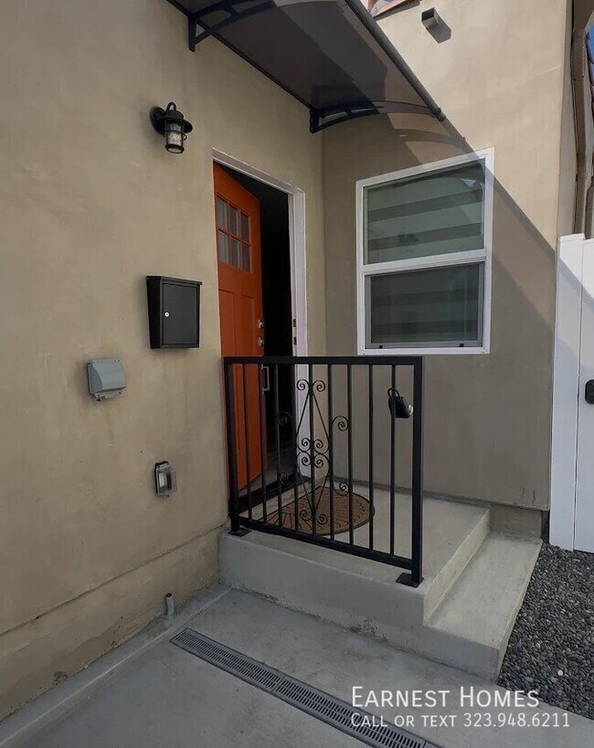 Building Photo - 2809 W 46th St
