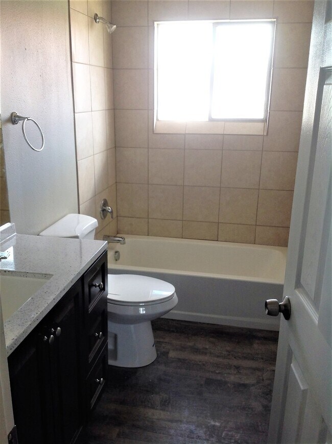 Building Photo - 1306-1308 N. Stout Rd.