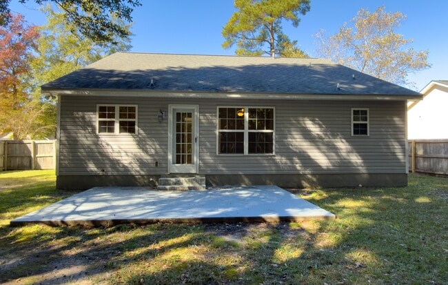 Building Photo - 642 Aspen St