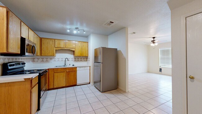 Building Photo - 2 WEEKS FREE RENT +  STAINLESS STEEL APPLIANCES!!!!