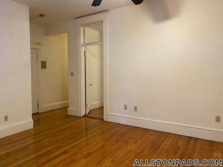 Building Photo - 1254 Commonwealth Ave