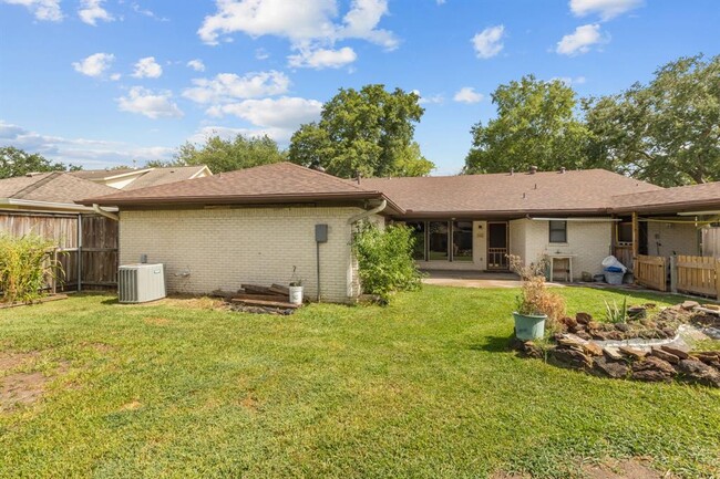 Building Photo - 4010 Paraguay Cir