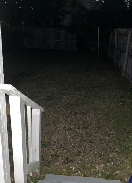 Building Photo - 2326 Elm Ave