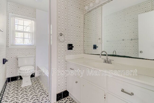 Building Photo - 5309 Ridgewood Heights Dr