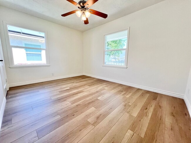 Building Photo - Charming Remodeled Lakewood Home with Bonu...