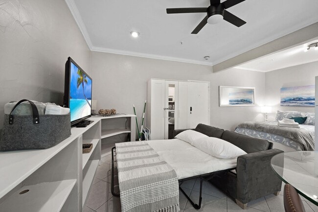 Building Photo - 3710 Collins Ave