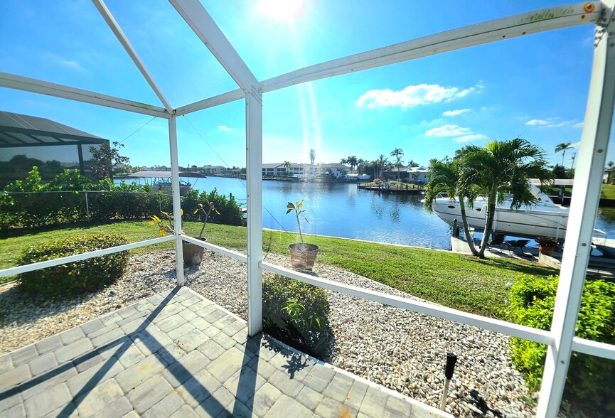 Building Photo - 3520 SE 10th Pl