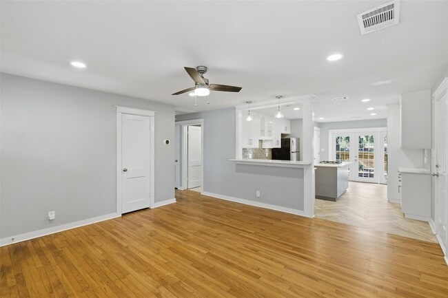 Building Photo - 5614 Shoalwood Ave