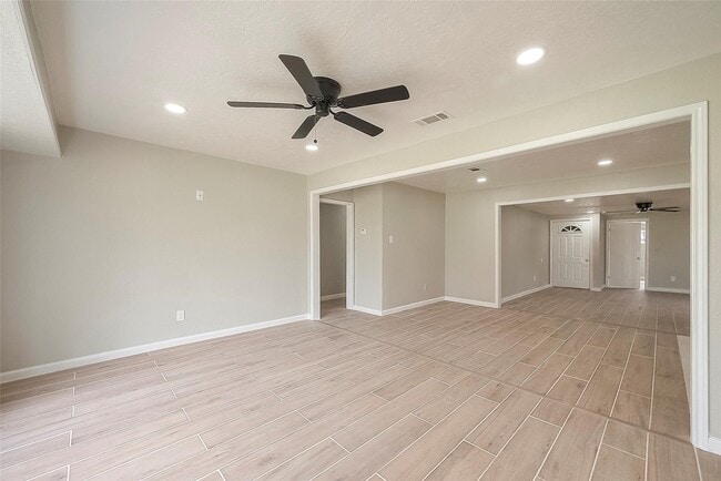 Building Photo - 5874 Reed Rd