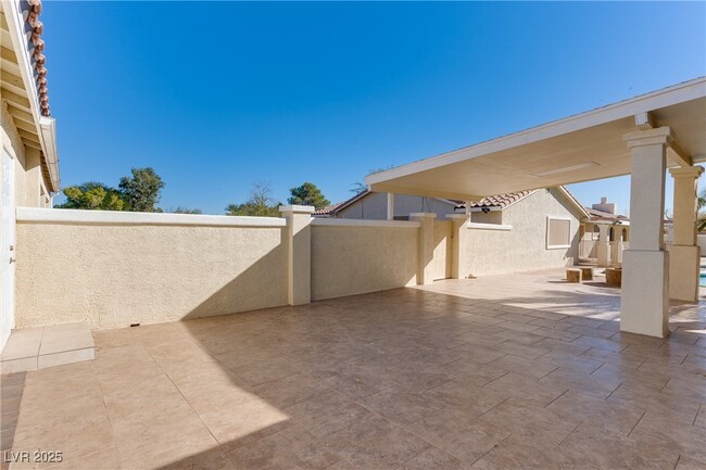 Building Photo - 2121 Rosanna St