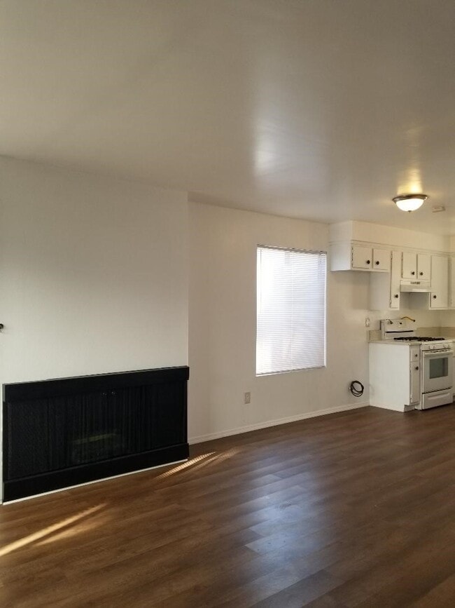 Building Photo - 2818 W 235th St