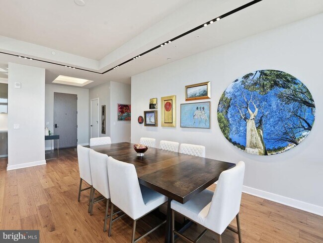 Building Photo - 1781 N Pierce St