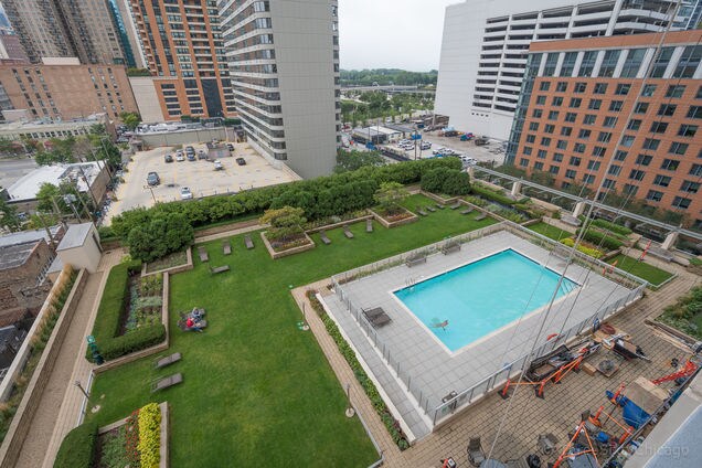 Building Photo - 1250 S Michigan Ave