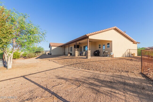 Building Photo - 17316 E Quail Track Rd