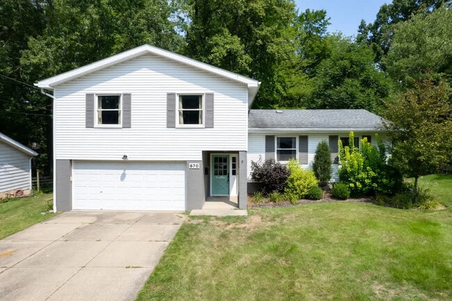 Building Photo - 670 Treeside Dr