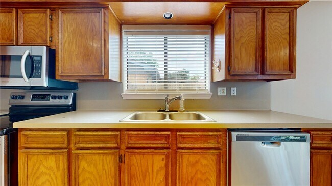 Building Photo - 5127 Girnigoe Dr