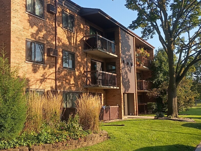 Building Photo - 5511 N Chester Ave