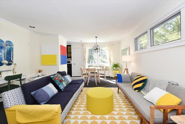 Building Photo - 3 Mill Pond Ln