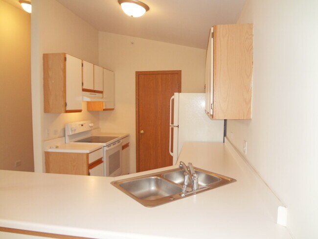 Building Photo - 1412 W Clear Water Cir