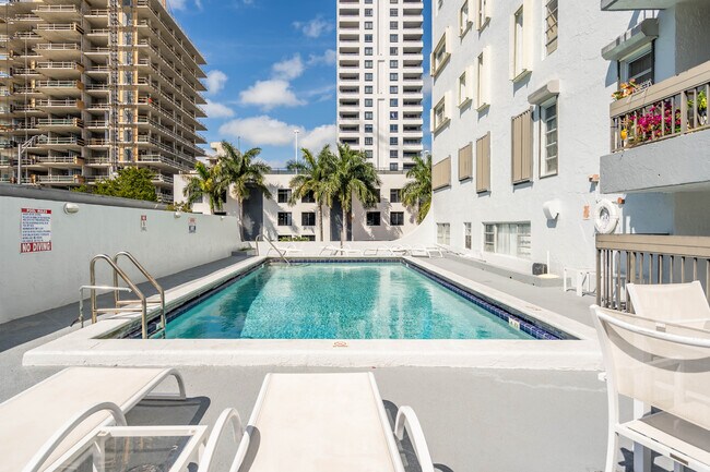 Building Photo - 1345 West Ave